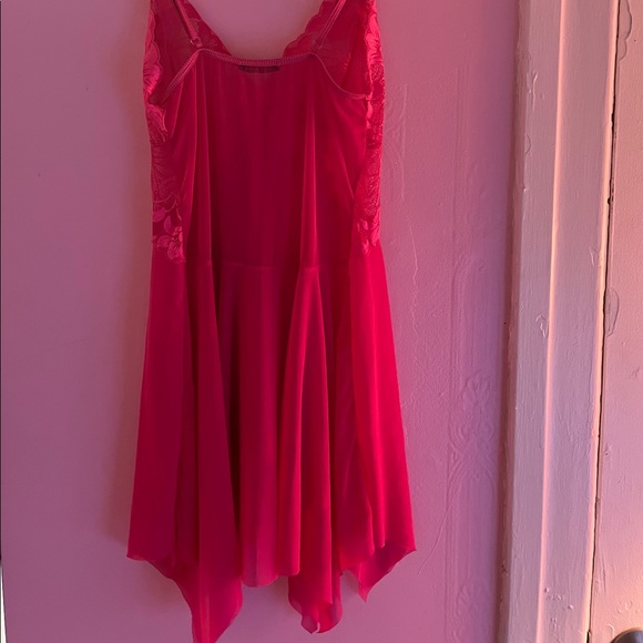 Pink nightie/lingerie! - Picture 3 of 4